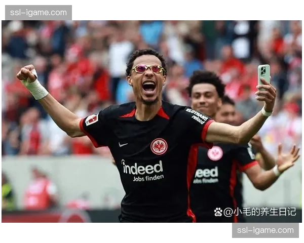 埃基蒂克一射两传主导红军大胜，当选球迷票选全场最佳